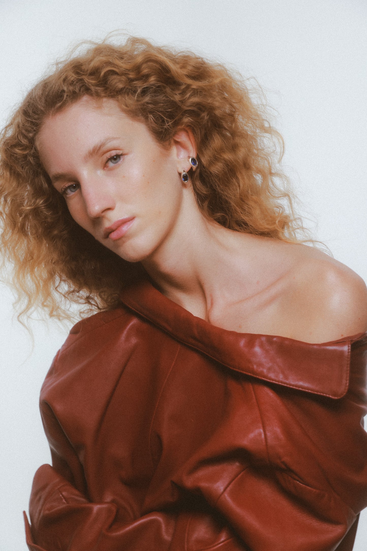RING EARRING