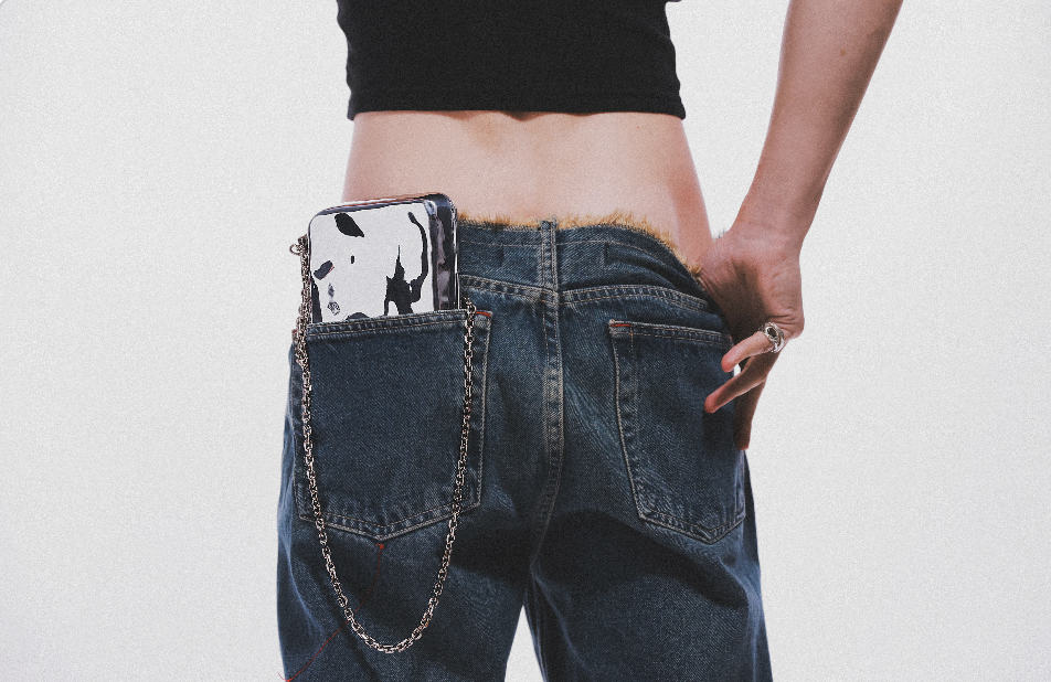 METAL FLOW PURSE