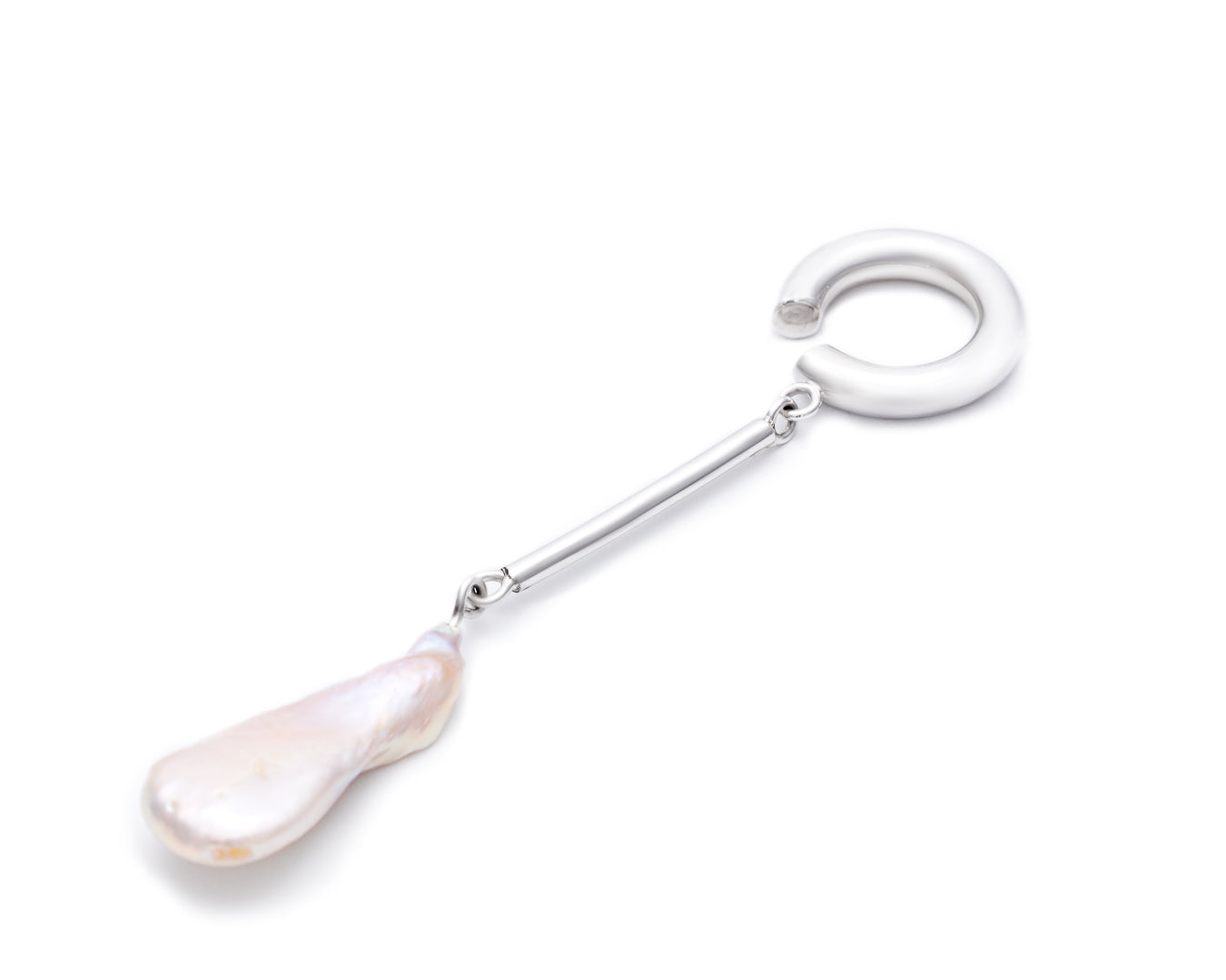 CHARLOTTE EAR-CUFF BAR & BAROQUE PEARL